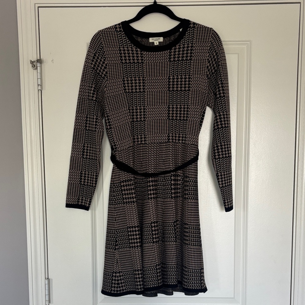 H&M Black and Cream Checkered Long Sleeve Dress